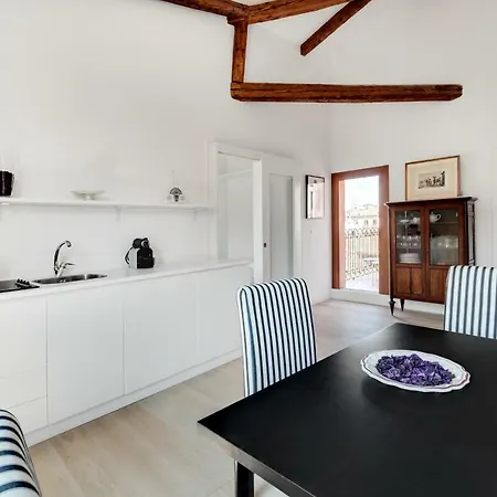 San Marcuola Apartment *